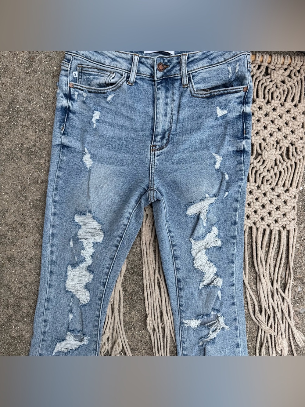 Judy Blue Distressed Cropped Jeans Size 7 / 28 - Picture 3 of 6